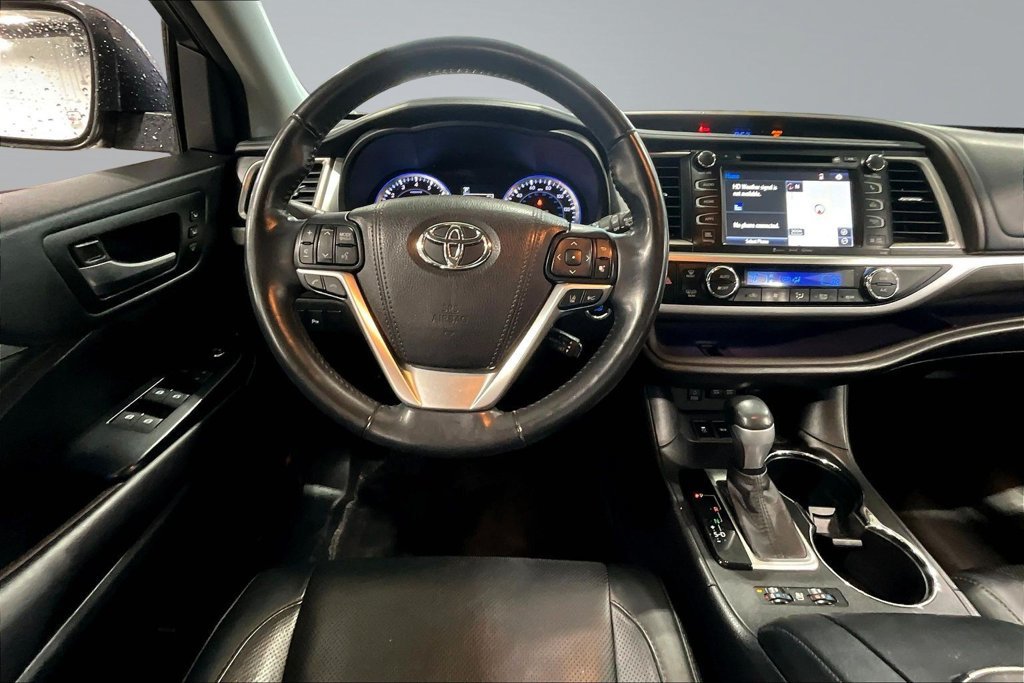 Used 2017 Toyota Highlander Limited Platinum AWD/4WD image 8