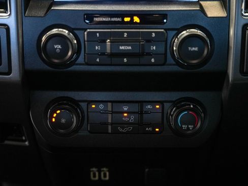 Used 2020 Ford F150 XLT image 25