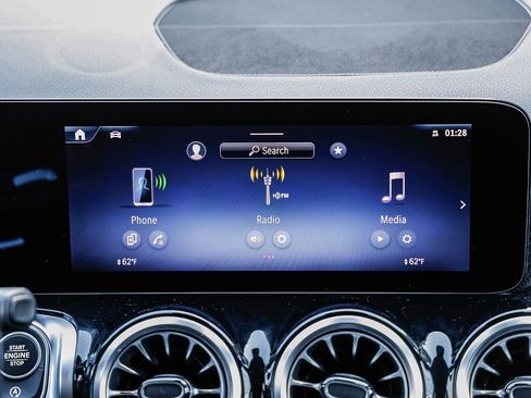 Certified 2024 Mercedes-Benz GLB 250 image 12