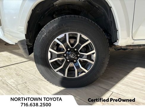 Used 2023 Toyota Tacoma TRD Sport image 9