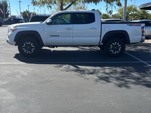Used 2021 Toyota Tacoma TRD Off-Road w/ Blackout Package (TMS) AWD/4WD image 5
