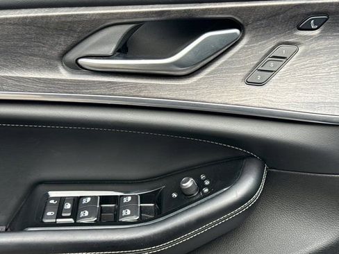 Used 2021 Jeep Grand Cherokee L Overland w/ Luxury Tech Group IV image 18