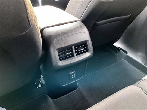 Used 2023 Chevrolet Equinox LT w/ Driver Convenience Package image 29