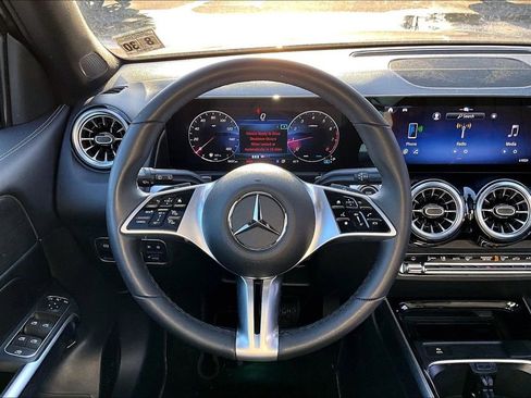 Used 2026 Mercedes-Benz GLB 250 4MATIC image 5