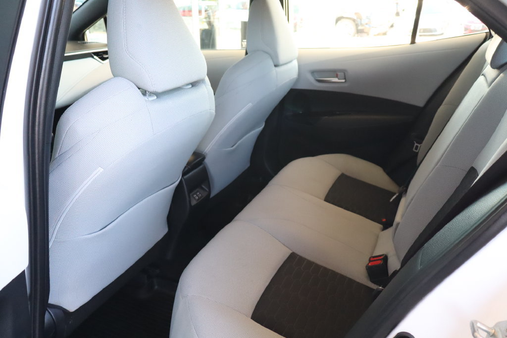 Used 2025 Toyota Corolla SE w/ SE Package FWD image 27