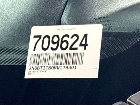Used 2024 Nissan Rogue SL image 25