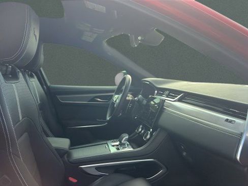 Used 2025 Jaguar F-PACE R-Dynamic S image 11