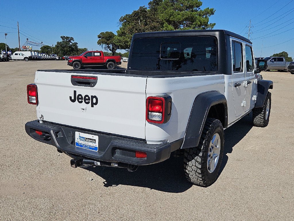 Used 2023 Jeep Gladiator Sport AWD/4WD image 7