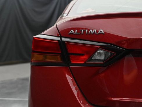 Used 2025 Nissan Altima 2.5 SR image 12