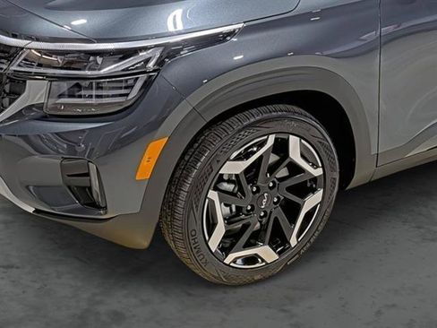 Used 2024 Kia Seltos SX w/ SX Sunroof Package AWD/4WD image 7