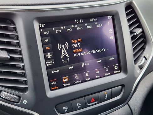 Certified 2023 Jeep Cherokee Altitude Lux image 21