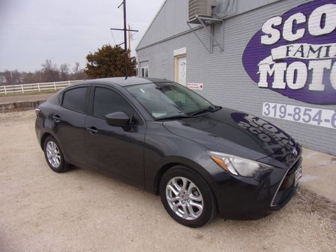 Used 2018 Toyota Yaris iA image 1