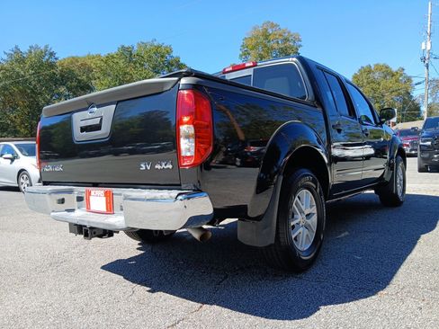 Used 2018 Nissan Frontier SV image 6