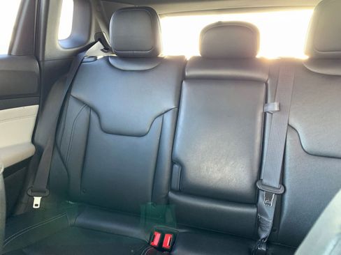 Used 2025 Jeep Compass Limited image 40