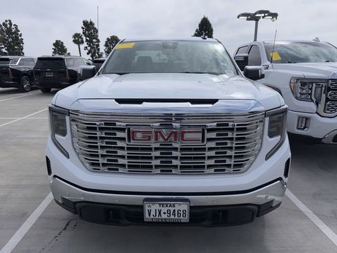 Used 2024 GMC Sierra 1500 Pro w/ Pro Value Package image 1