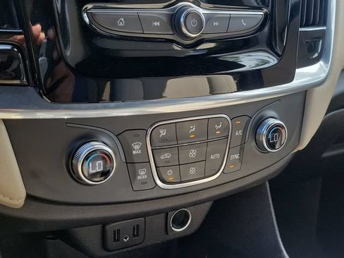 Certified 2023 Chevrolet Traverse LS FWD image 24