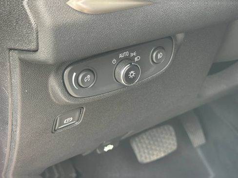 Used 2018 GMC Terrain Denali w/ Comfort Package AWD/4WD image 22
