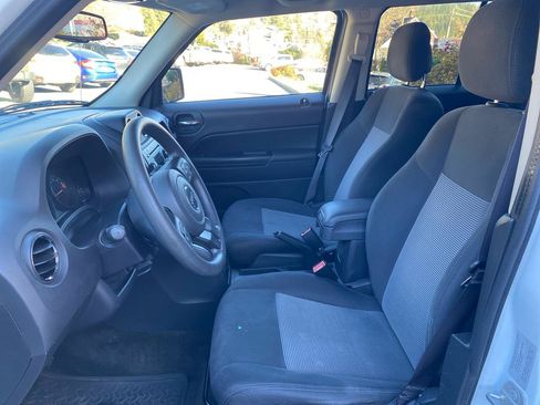 Used 2016 Jeep Patriot Sport w/ Power Value Group AWD/4WD image 11