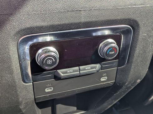 Certified 2024 GMC Yukon XL SLE image 28