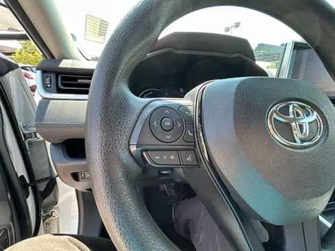 Used 2024 Toyota RAV4 XLE image 19