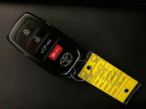 Certified 2024 Toyota Grand Highlander AWD image 12