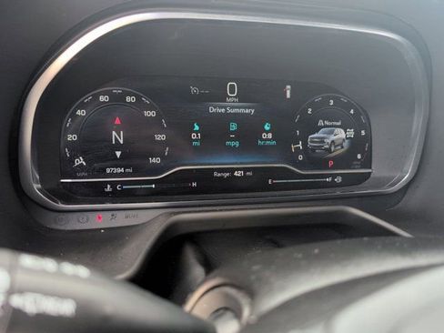 Used 2023 Chevrolet Suburban Premier image 16