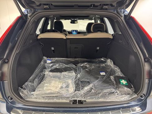 New 2026 Volvo XC60 B5 Plus w/ Protection Package Premier image 29