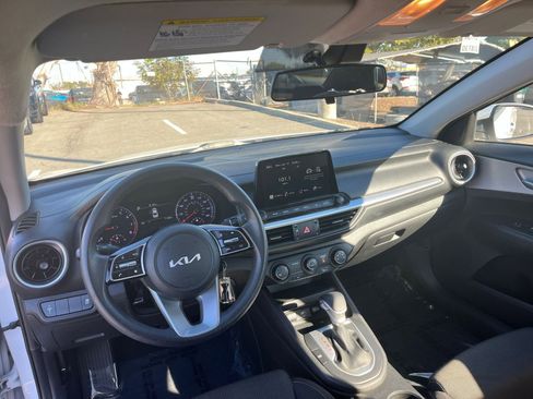 Used 2023 Kia Forte LXS image 33