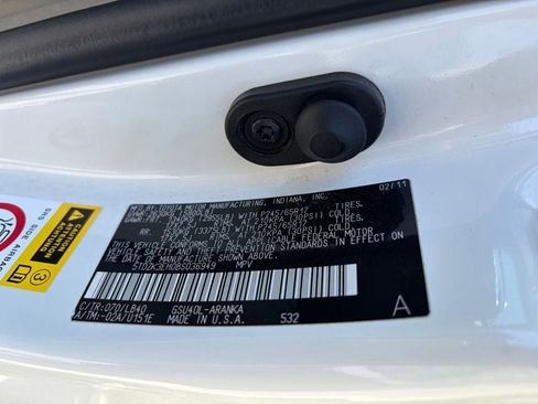 Used 2011 Toyota Highlander SE w/ Tow Pkg FWD image 14