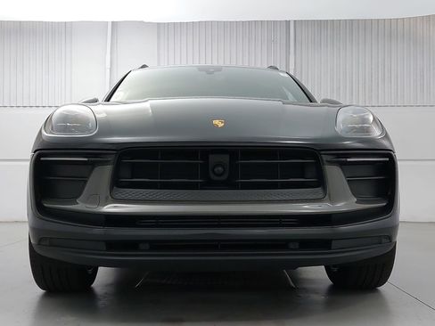 Certified 2024 Porsche Macan Turbo image 10