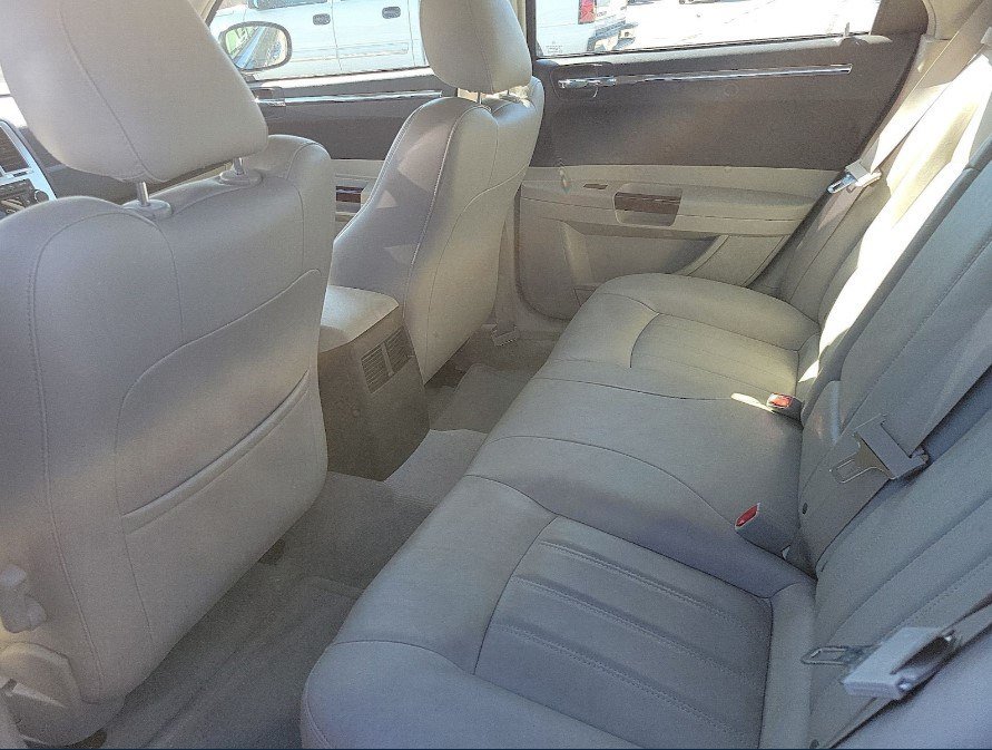 Used 2005 Chrysler 300 C RWD image 4