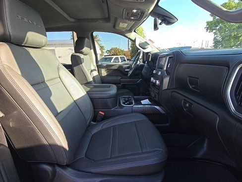 Used 2021 GMC Sierra 2500 Denali w/ Denali Black Diamond Edition AWD/4WD image 17