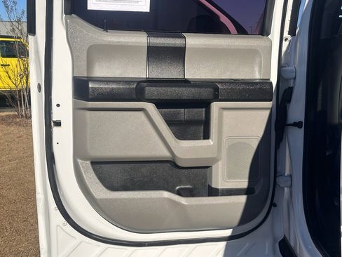 Used 2018 Ford F250 XL w/ Power Equipment Group image 24