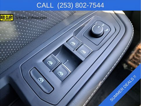 Used 2024 Volkswagen Atlas Cross Sport SEL R-Line AWD/4WD image 12