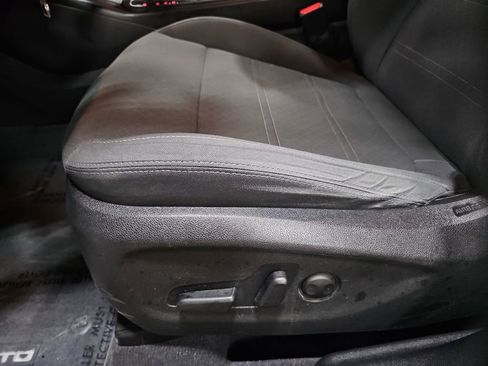 Used 2016 Kia Sorento LX w/ LX Convenience Package image 17