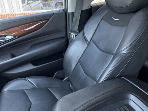 Used 2018 Cadillac Escalade Premium Luxury image 23