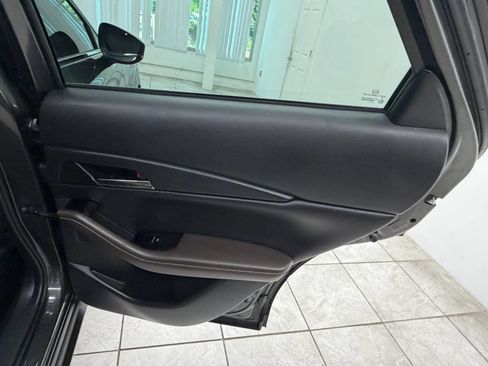 Used 2021 MAZDA CX-30 AWD 2.5 S w/ Premium Package image 18