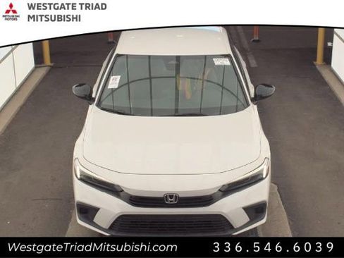 Used 2023 Honda Civic Sport image 3