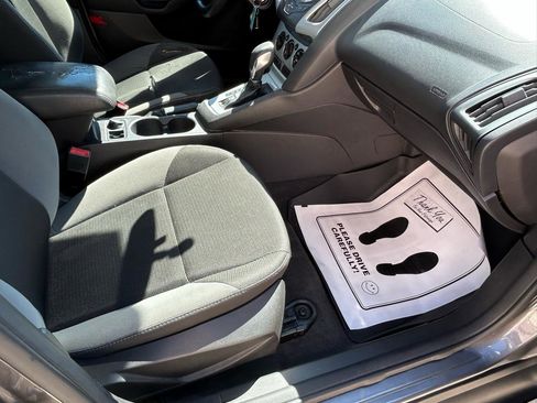 Used 2014 Ford Focus SE FWD image 12