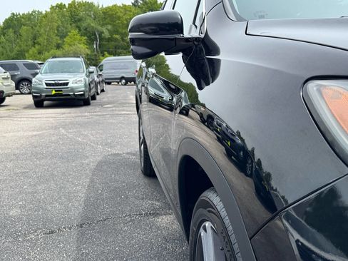 Used 2017 Honda Pilot Touring image 17