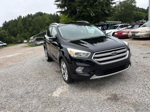Used 2017 Ford Escape Titanium w/ Equipment Group 301A FWD image 4