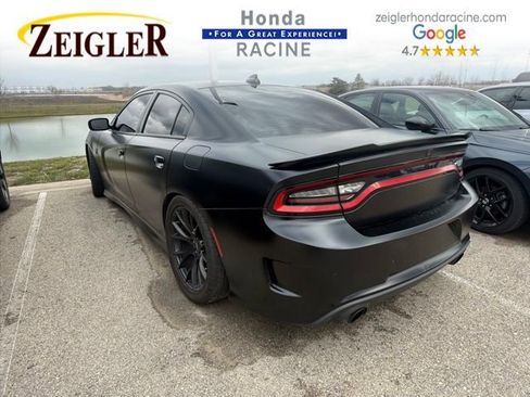 Used 2016 Dodge Challenger SRT Hellcat image 2