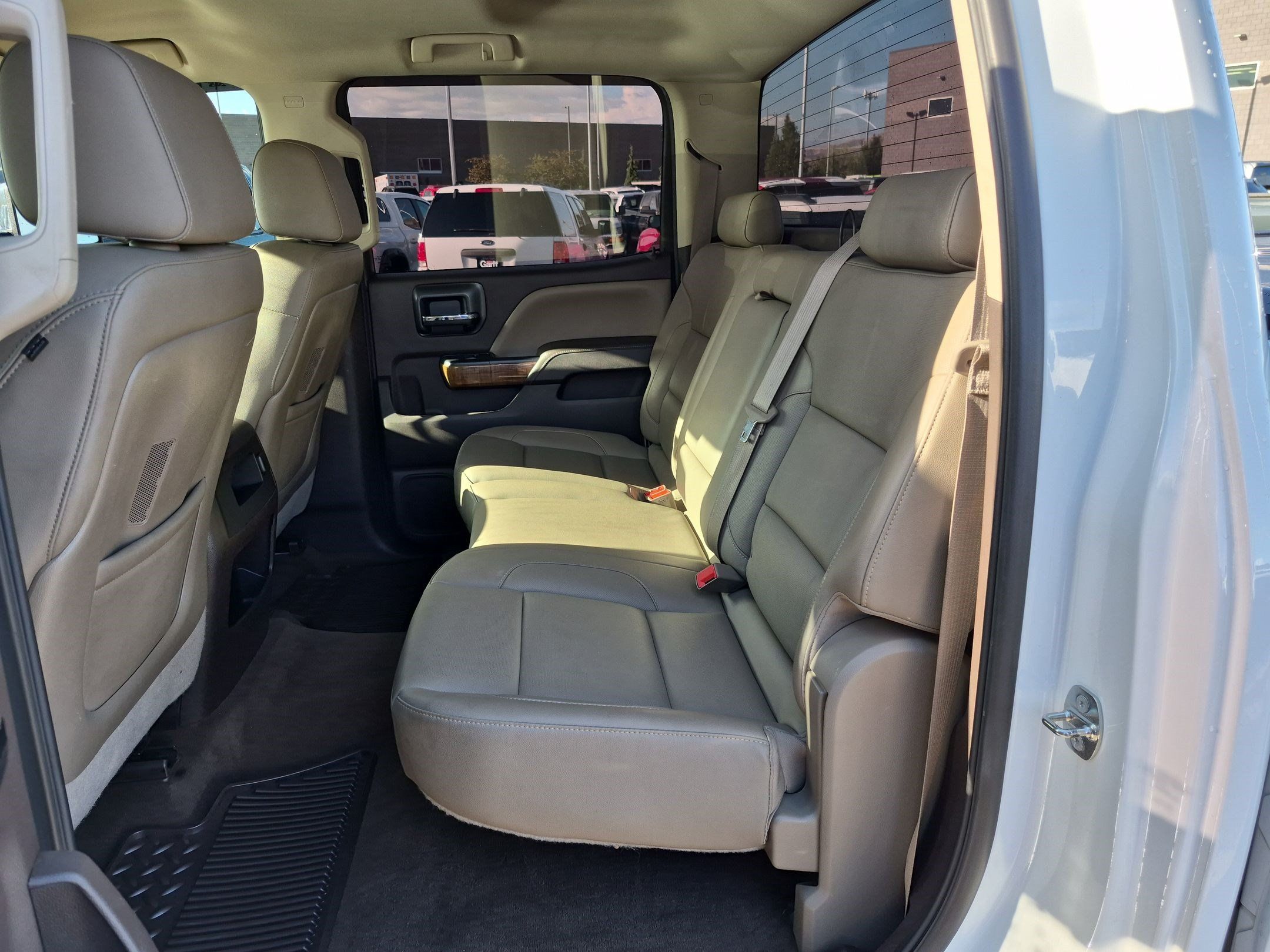 Used 2015 GMC Sierra 2500 SLT w/ Duramax Plus Package AWD/4WD image 26