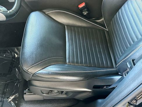 Used 2020 Land Rover Discovery HSE image 20