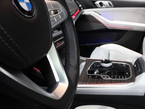 Used 2023 BMW X7 xDrive40i w/ Premium Package AWD/4WD image 80