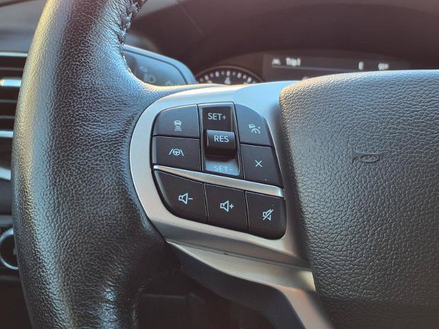 Used 2022 Ford Explorer XLT w/ Equipment Group 202A RWD image 12