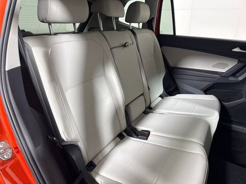 Used 2019 Volkswagen Tiguan SE image 12