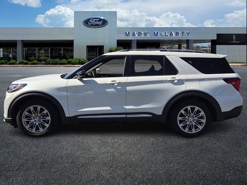 Certified 2025 Ford Explorer Platinum image 2