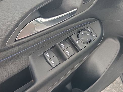 Used 2025 Buick Envista Sport Touring image 27