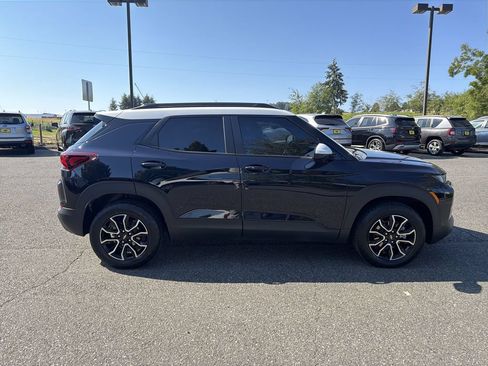 Used 2021 Chevrolet TrailBlazer ACTIV w/ Sun and Liftgate Package AWD/4WD image 2
